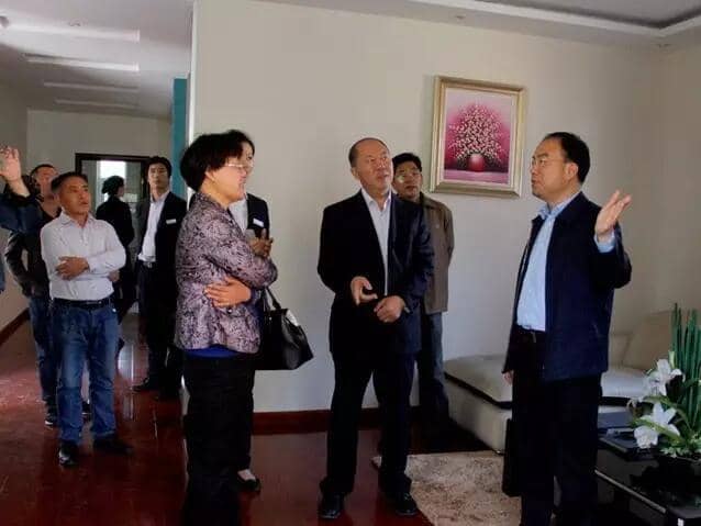 兖州区委党校常务副校长党委书记周广珍莅临ld官网登录机械考察指导
