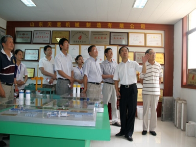 2012.7.28日山东ld官网登录两项科技成果鉴定顺利通过，北京领导专家，到我公司参观指导