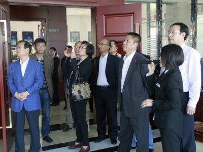 省中小企业局副巡视员邢亚民一行莅临ld官网登录机械检查指导