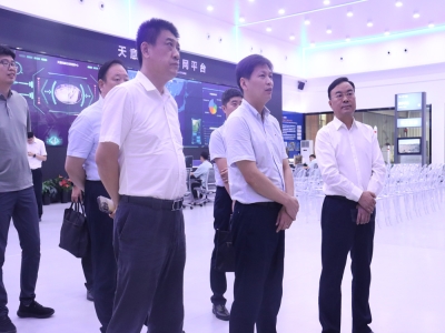省工业和信息化厅工业互联网处处长韦伟一行莅临ld官网登录机械调研指导